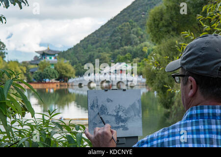 Künstler Malerei Pool des Schwarzen Drachens Park, Lijiang, Yunnan, China Stockfoto