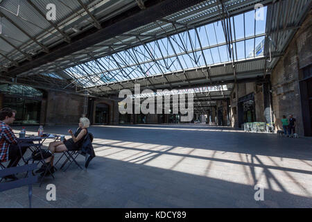 Westside Vordach von Midland Güterschuppen, King's Cross, London, UK Stockfoto