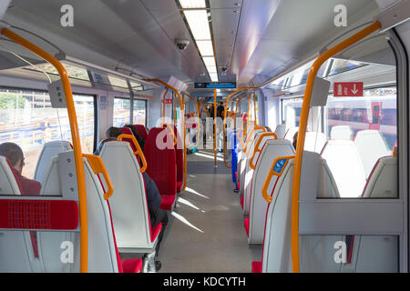 Eisenbahnwaggon im South West Train am Bahnhof Clapham Junction, Battersea, London Borough of Wandsworth, London, England, Vereinigtes Königreich Stockfoto