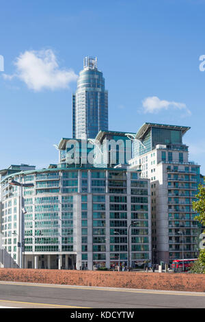 St George Wharf, London von Vauxhall Station, Vauxhall, London Borough von Lambeth, Greater London, England, Vereinigtes Königreich Stockfoto