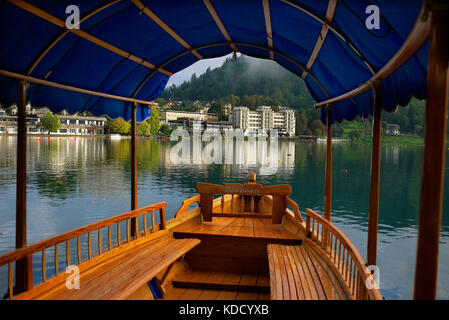 Boot auf See von Bled, Bled, Slowenien. Stockfoto