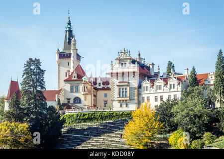 Prag, Tschechische Republik - 30. September 2017: pruhonice Schloss und Park. Das Schloss hat seinen aktuellen neo-renaissance Form am Ende des 19 Cent Stockfoto