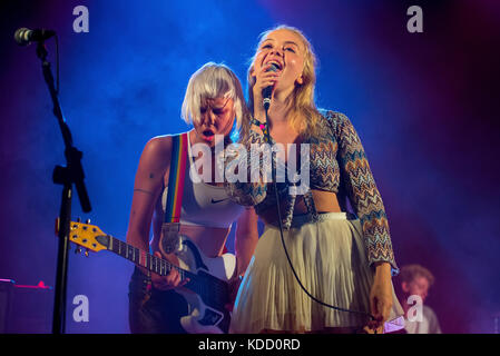 BENICASSIM, SPANIEN - Jun 13: Traum Frau (Mädchen Musik Band) im Konzert an FIB Festival durchführen am 13. Juli 2017 in Benicassim, Spanien. Stockfoto