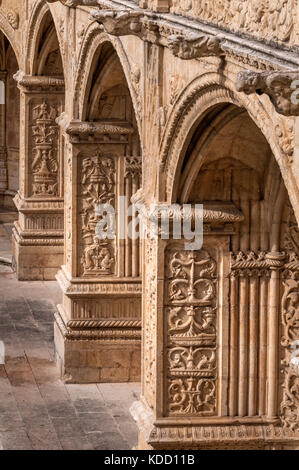 Innenhof der zweigeschossige Kreuzgang, Hieronymus-kloster (Kloster des Hieronymites), UNESCO-Weltkulturerbe, Belem, Lissabon, Portugal Stockfoto