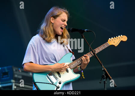 Huesca, Spanien - 15.Juli: Marika hackman (Folk Rock Band) führen Sie im Konzert an fib Festival am 15. Juli 2017 in Benicassim, Spanien. Stockfoto