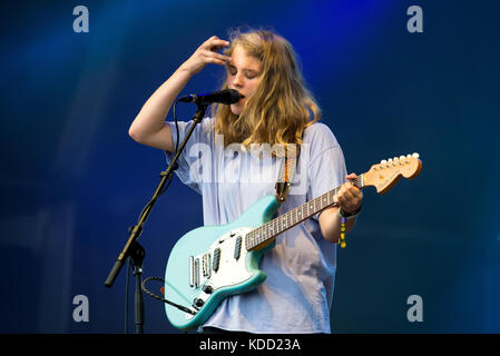 Huesca, Spanien - 15.Juli: Marika hackman (Folk Rock Band) führen Sie im Konzert an fib Festival am 15. Juli 2017 in Benicassim, Spanien. Stockfoto