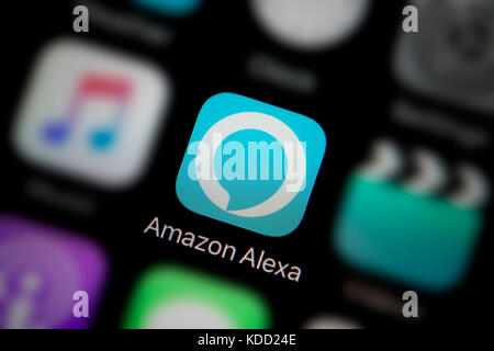 Eine Nahaufnahme des Logo für Amazon Alexa Symbol, wie auf dem Bildschirm eines Smartphones (nur redaktionelle Nutzung) Stockfoto