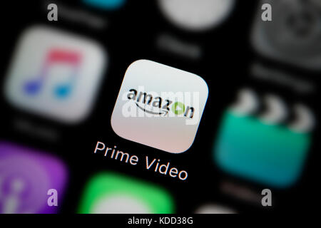 Eine Nahaufnahme des Logo für Amazon Prime Video App Symbol, wie auf dem Bildschirm eines Smartphones (nur redaktionelle Nutzung) Stockfoto