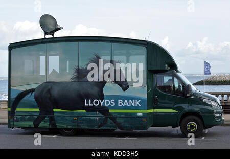 Ein Lloyds Bank mobile Banking Lieferwagen oder Lkw in Cowes Parade auf der Insel Wight. Stockfoto