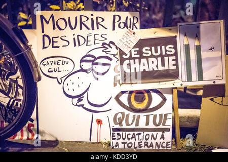 Karikatur, Zeichen Zeichnungen. Hommage an die Opfer von Charlie Hebdo Tötung in Paris der 7. Januar 2015. Stockfoto