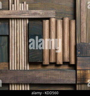 Auszug aus dunklem Holz block collage Hintergrund. Stockfoto