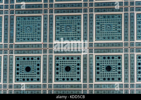 Die Fassade des Institut du monde arabe in Paris, Frankreich Stockfoto