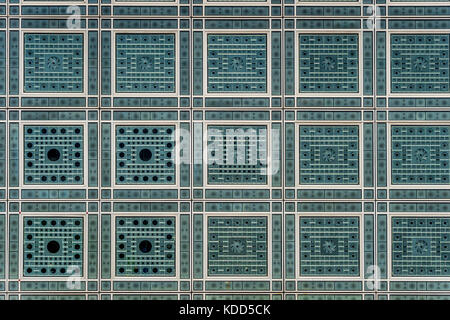 Die Fassade des Institut du monde arabe in Paris, Frankreich Stockfoto