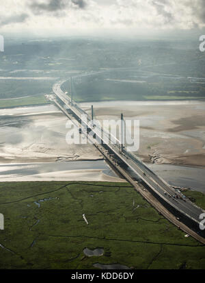 Luftbild der Neuen Mersey Straßenbrücke über den Fluss Mersey Stockfoto