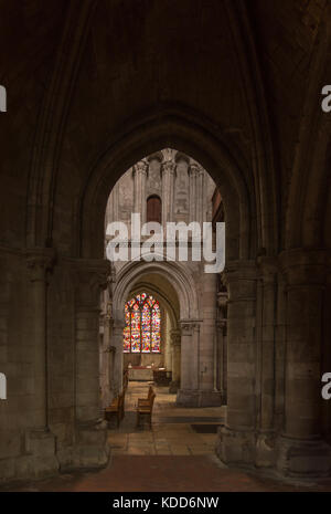 Blick auf ein Glasfenster in Troyes Frankreich Stockfoto