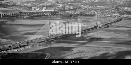 Luftbild der Neuen Mersey Straßenbrücke über den Fluss Mersey Stockfoto