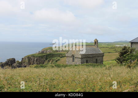 Von St nicht Kapelle auf der Pembrokeshire Coast Path mit Blick auf die St nicht Bucht in der Nähe von St David's, Pembrokeshire, Wales, Großbritannien Stockfoto