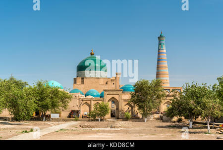 Historische Moschee an Itchan Kala in der Altstadt von chiwa. UNESCO-Weltkulturerbe in Usbekistan Stockfoto