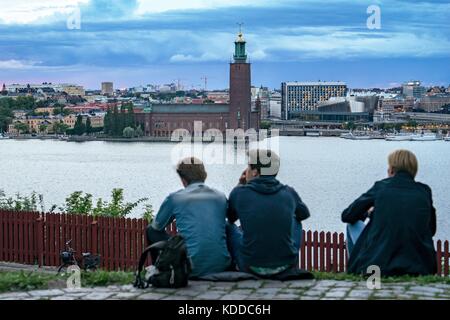 Schweden: Stockholm City Hall, von Süden gesehen nach Sonnenuntergang. Foto vom 17. Juli 2017. | Verwendung weltweit Stockfoto