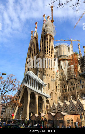 Detail von Antoni Gaudis Sagrada Familia während der Bauphase. Barcelona, Katalonien, Spanien Stockfoto