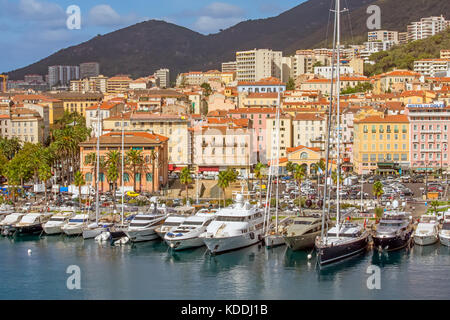 Oben auf Ajaccio Hafen und die Altstadt, Korsika, Frankreich. Stockfoto