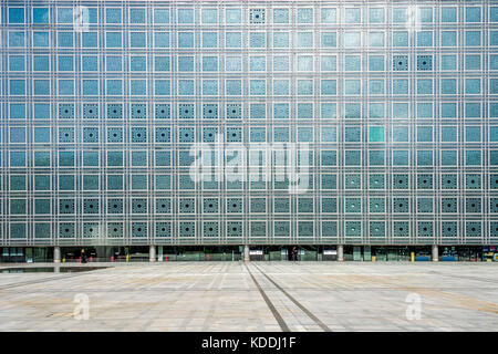 Die Fassade des Institut du Modus arabe in Paris, Frankreich Stockfoto