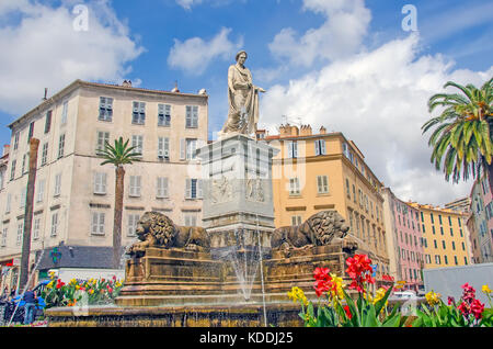 Brunnen auf dem Place Foch mit Napoleon Bonaparte als Römische Konsul, Ajaccio, Korsika, Frankreich. Stockfoto