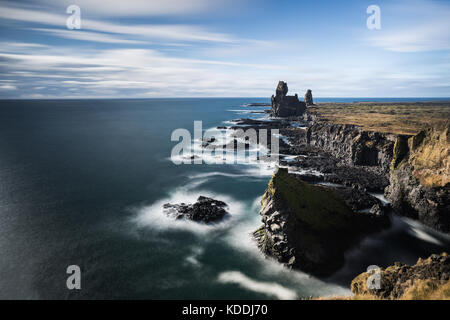 Londrangar Basaltsäulen und der Küste, Snaefellsnes, Island Stockfoto