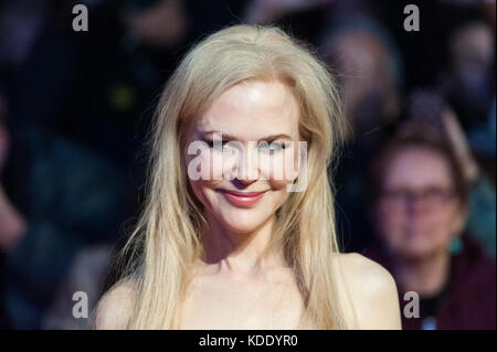 London, Großbritannien. 12. Oktober 2017. Nicole Kidman kommt für die uk Film Premiere von "die Tötung eines heiligen Rehe' im Odeon Leicester Square während der 61 BFI London Film Festival. Credit: wiktor szymanowicz/alamy leben Nachrichten Stockfoto