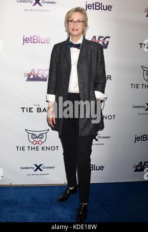 Los Angeles, CA, USA. Oktober 2017. Jane Lynch bei der Tie The Knot feiert 5-jähriges Jubiläum im NeueHouse am 12. Oktober 2017 in Los Angeles, CA bei den Ankünften für Tie The Knot Fifth Year Anniversary and Collection Launch Party, NeueHouse Hollywood, Los Angeles, CA 12. Oktober 2017. Kredit: Priscilla Grant/Everett Collection/Alamy Live News Stockfoto