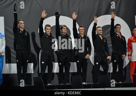 Montreal, Quebec, Kanada. 2. Okt 2017. Das Team aus Kanada ist während des ersten Tages der Konkurrenz am Olympiastadion in Montreal, Quebec statt zu der Menge eingeführt. Credit: Amy Sanderson/ZUMA Draht/Alamy leben Nachrichten Stockfoto