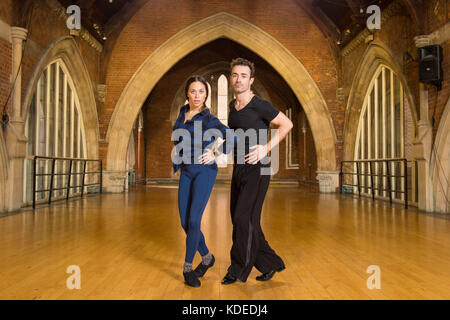 Joe McFadden und Katya Jones in einem Studio in London während der Proben für BBC's Strictly Come Dancing. Stockfoto