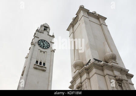 Montreal Clock Tower, auch als Segler bekannt 'memorial Clock (Tour de l'horlodge), am alten Hafen von Montreal Stockfoto