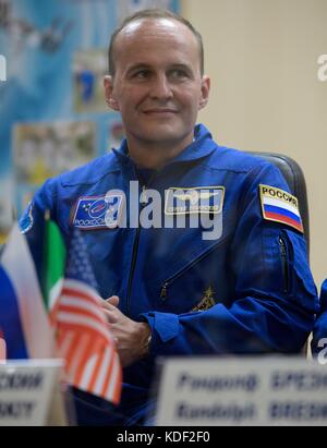 Der russische Kosmonaut Sergej Ryazanskiy aus Roscosmos nimmt an einer Pressekonferenz vor dem Start im Cosmonaut Hotel am 27. Juli 2017 in Baikonur, Kasachstan, Teil 52. (Foto von Joel Kowsky über Planetpix) Stockfoto