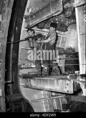 Bauarbeiter mit pneumatischen Sämaschine Tunnelbau für die Londoner U-Bahn 1947 Stockfoto