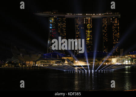 Nacht Licht zeigen, Marina Bay Sands, Singapur Stockfoto