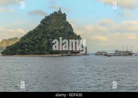 Entspannende halong Bucht Stockfoto