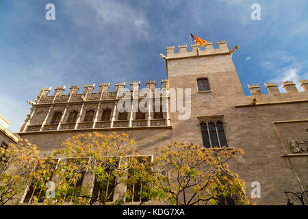 Äußere der Lonja de la Seda aus dem 15. Jahrhundert Tuch Markt in Valencia, Spanien. Stockfoto