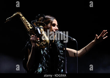 BARCELONA - 23 AUG 23: PJ Harvey (Band) durchführen, Konzert im Poble Espanyol Am 23. August 2017 in Barcelona, Spanien. Stockfoto