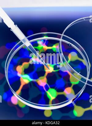Fotogramm Stil Foto in mehrere Aufnahmen eines molekularen Modell, Pipettieren und Petrischalen der reinen Forschung zu veranschaulichen. Stockfoto