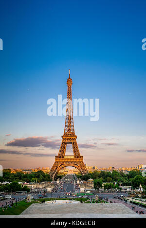 Eiffelturm bei Sonnenuntergang von Trocadero aus. Paris, Frankreich Stockfoto