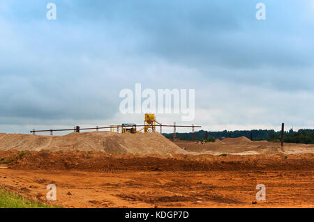 Bergbau von Gebäude sand Unterwasser Methode, ein baggerschiff für Skimming und Waschen von Sand Stockfoto