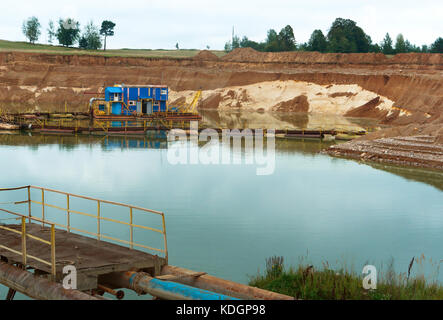 Bergbau von Gebäude sand Unterwasser Methode, ein baggerschiff für Skimming und Waschen von Sand Stockfoto