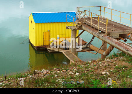 Bergbau von Gebäude sand Unterwasser Methode, ein baggerschiff für Skimming und Waschen von Sand Stockfoto