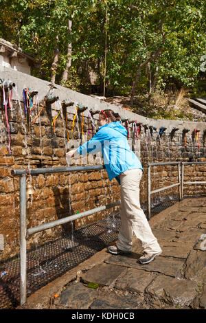 108 heilige Brunnen in der Muktinath Bügel Stockfoto