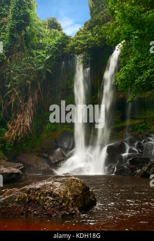 Wasserfall auf einem Berg von Phnom Kulen, Kambodscha Stockfoto