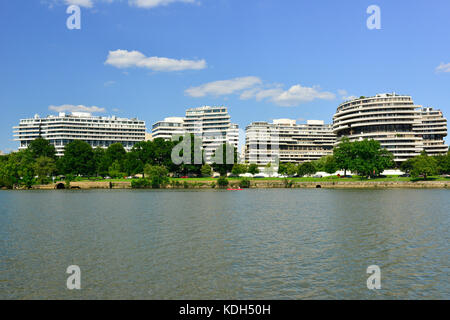 Blick von der Potomoc Fluss der berühmten Watergate-komplex in Washington, DC, USA Stockfoto