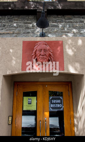 Banff, Alberta/Kanada - 31. August 2015: Ein indianischen Design auf einem Gebäude in Banff, Alberta. Stockfoto