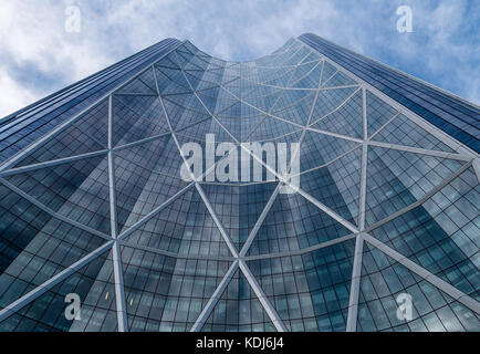 Calgary, Alberta/Kanada - 30, 2015 August: ein Blick nach oben Der 'Bug', ein Wolkenkratzer in Calgary, Alberta. Stockfoto