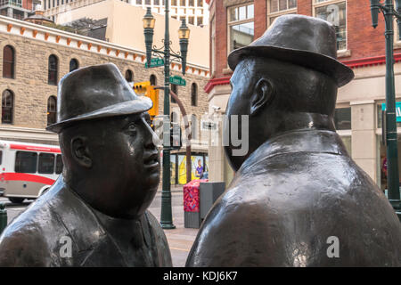 Calgary, Alberta/Kanada - 30. August 2015: "das Gespräch" von William hodd mcelcheran, gesehen in der Nähe von Calgary, Alberta. Stockfoto